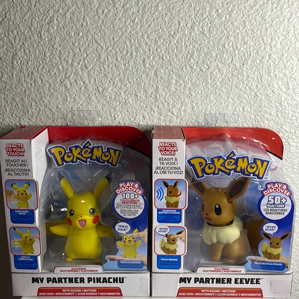 Pokémon: My partner pikachu and my partner eevee (with sound + motion)